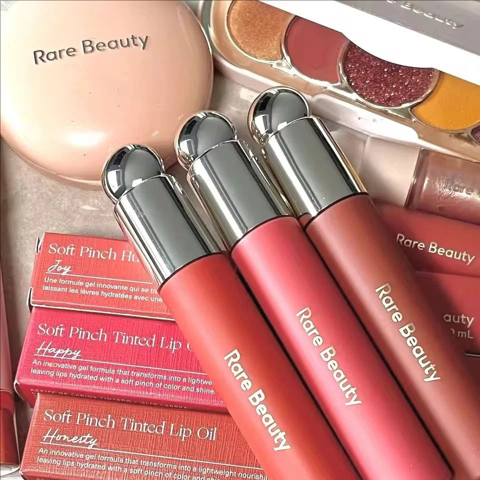 Gloss Líquido Rare Beauty – Lábios Macios, Nutridos e com Efeito Luminoso