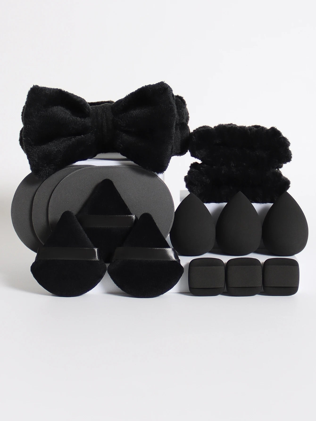 Kit 15 Unidades: Esponjas Macias para Maquiagem – Aplicação Uniforme.
