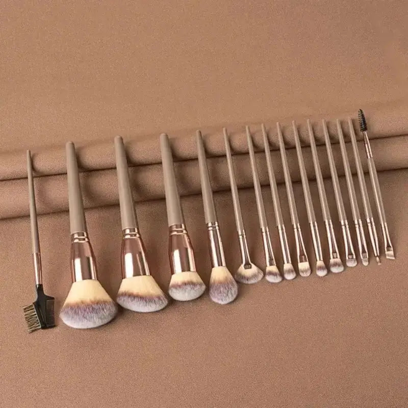 Mega Kit de Maquiagem Profissional: Até 16 Pincéis + Esponjas e Bag de Luxo