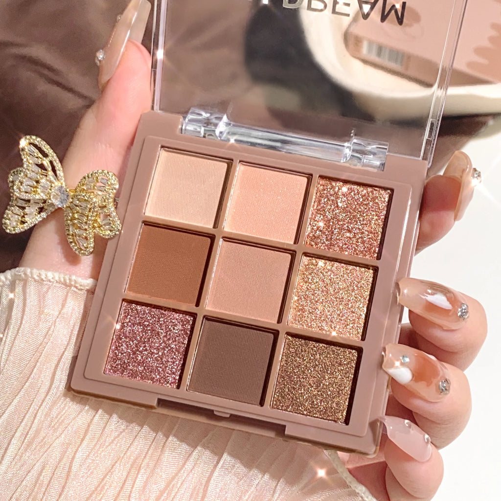 Paleta de Sombras Multifuncional – 8+ Cores com Acabamento Glitter e Metálico